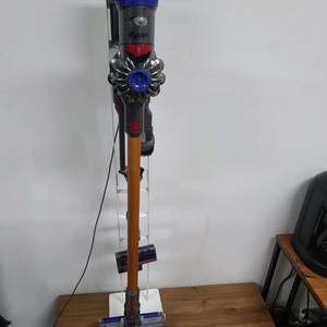 다이슨 V8 앱솔루트 무선청소기(삼성배터리교체>43분 연속작동,별도거치대 포함,전체해체하여 Cleaning완 이미지