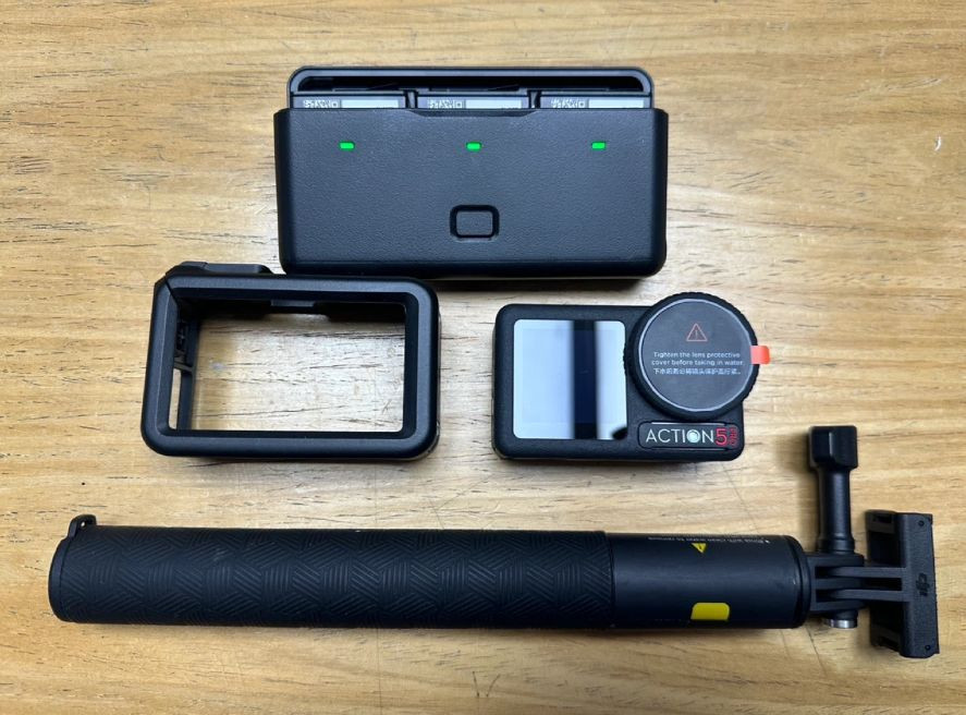 DJI 오즈모 액션 5 Pro 어드벤처 콤보 (1회 사용) 이미지