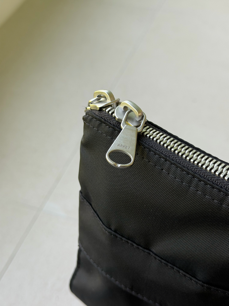 아르켓(Arket) 헬멧 백 토트백 이미지