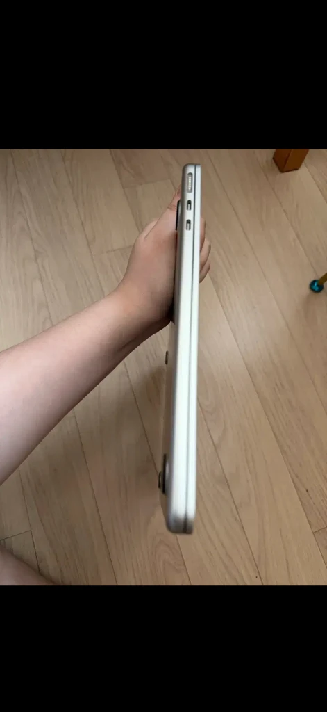 맥북 에어 m2 13인치 256gb 랩 8g s급 스타리이트색상 이미지
