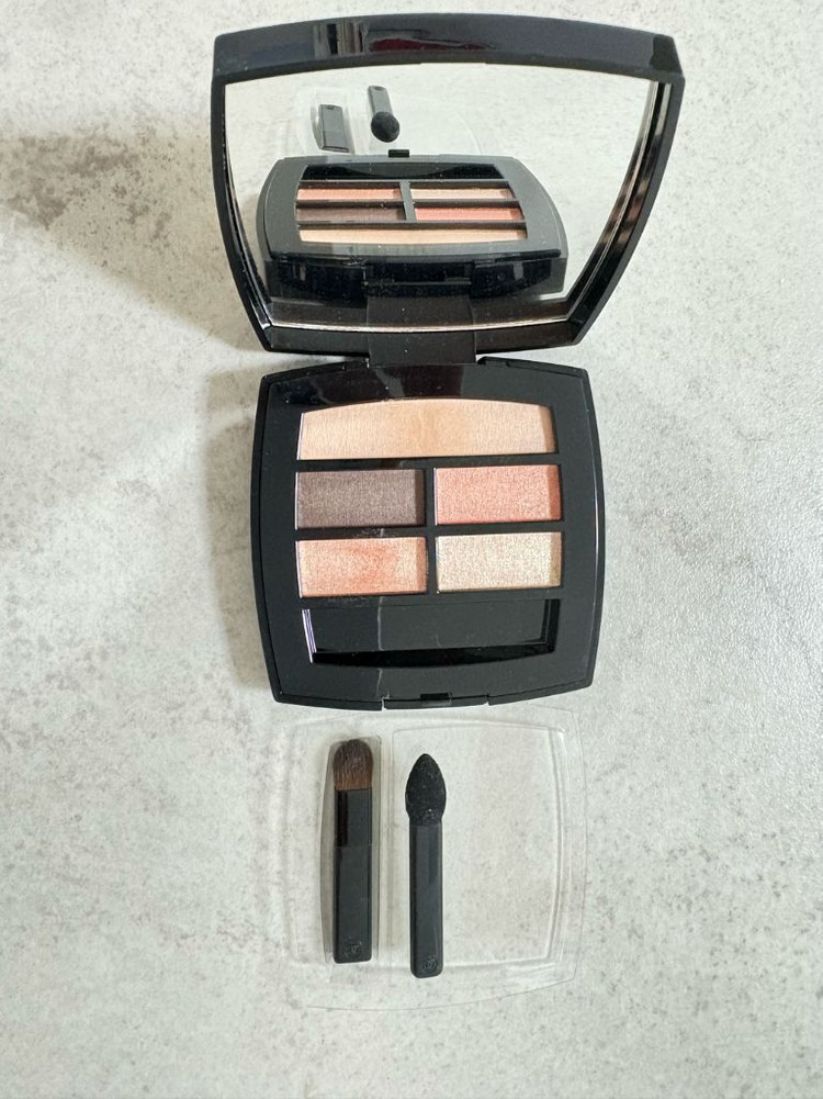 샤넬 쿠션 케이스, 샤넬 아이섀도우,샤넬 루즈,맥 립글로즈 이미지