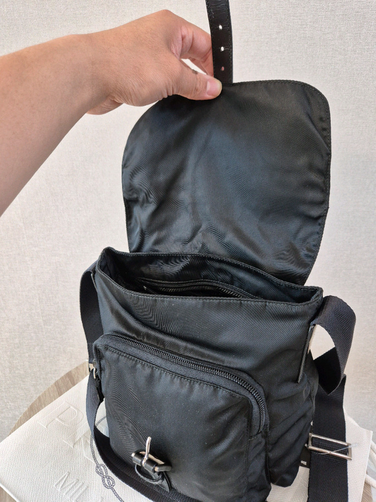 프라다 메신저백, 원포켓 크로스색 이미지