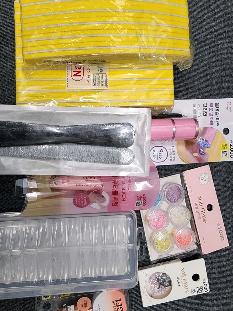 네일아트 재료 세트 이미지