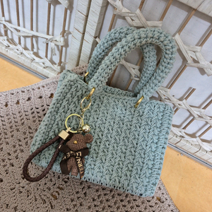 코바늘손뜨게미니토트백 이미지