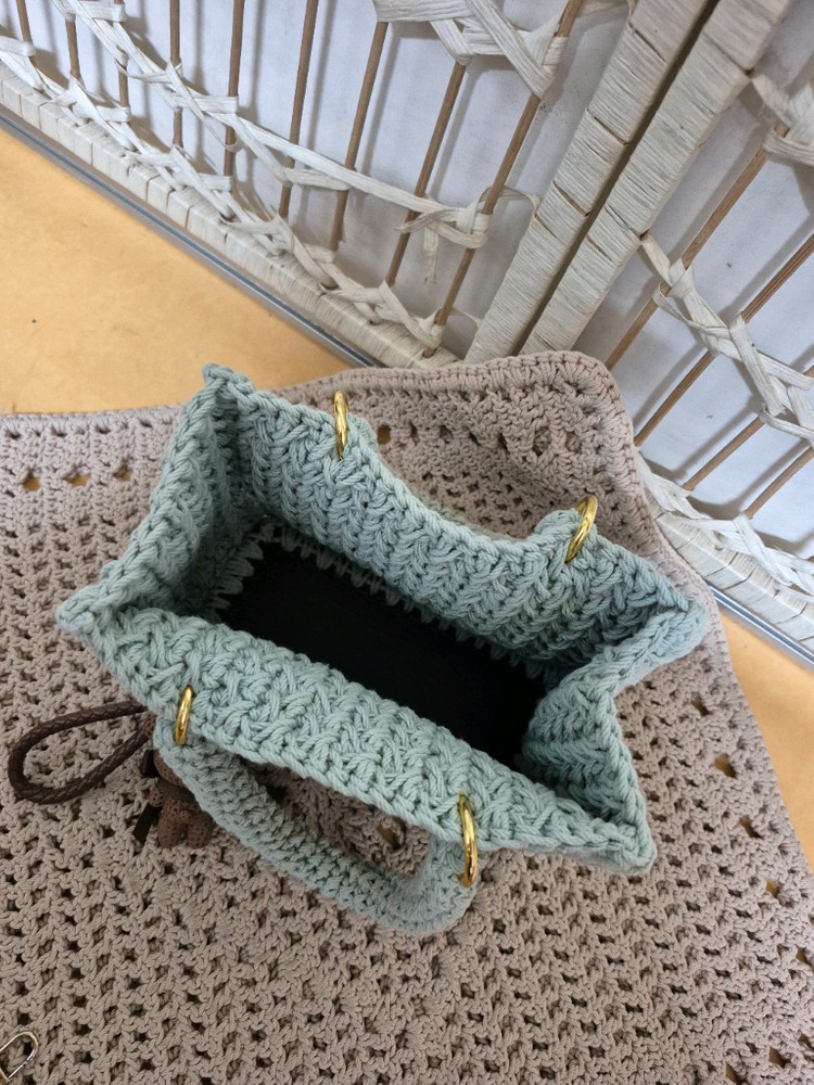 코바늘손뜨게미니토트백 이미지