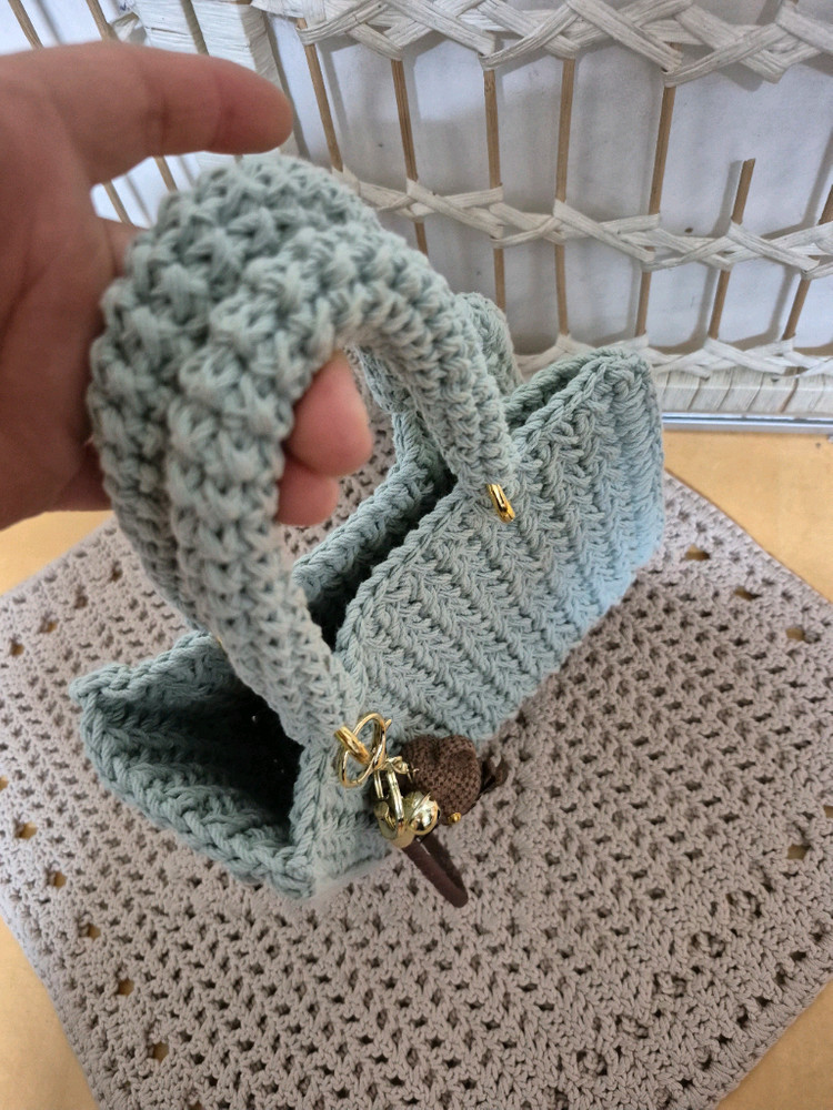 코바늘손뜨게미니토트백 이미지