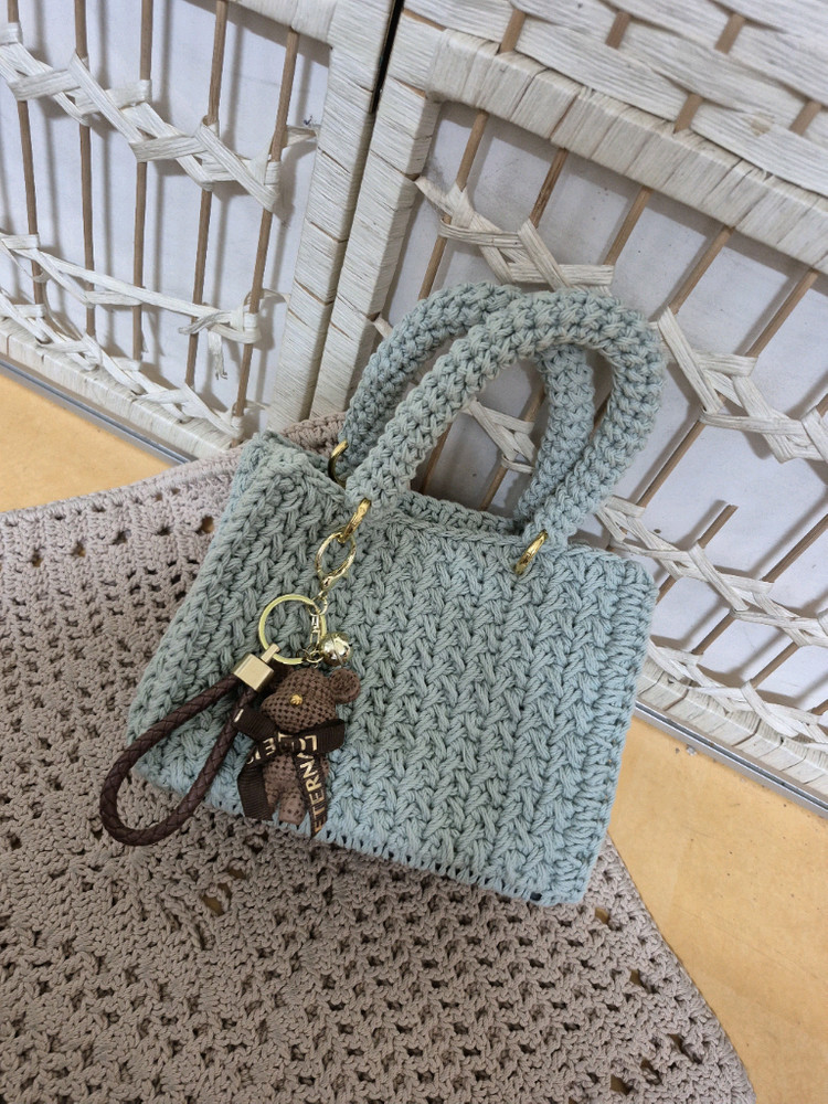 코바늘손뜨게미니토트백 이미지