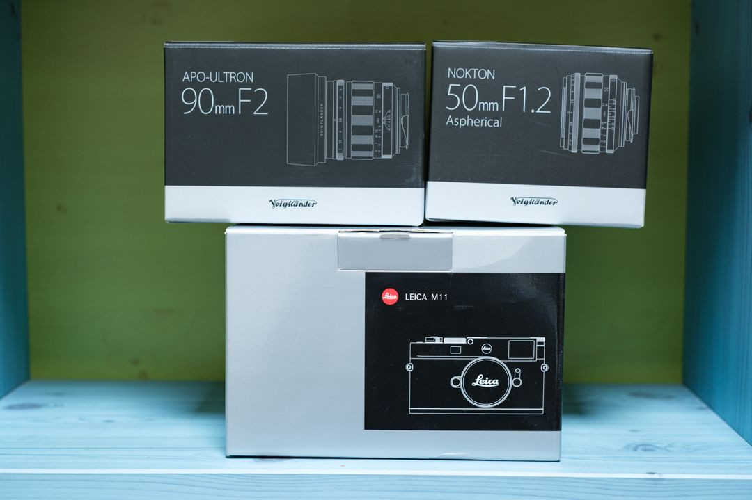 라이카 m11과 보이그랜더 렌즈 3개(50mm, 90mm, 21mm) 일괄로 판매합니다. 이미지