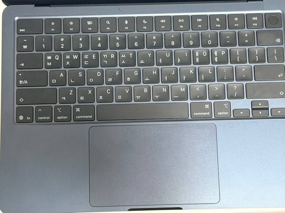 2026년 출시 MacBook Air 13(M5) 램 16GB SSD 512GB (기본 모델) 이미지