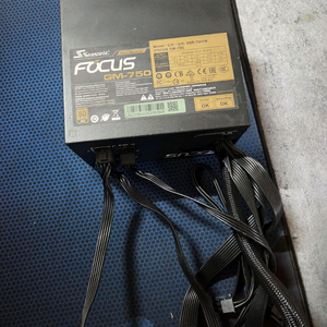 시소닉 FOCUS GM-750 GOLD 세미모듈 파워서플라이 이미지