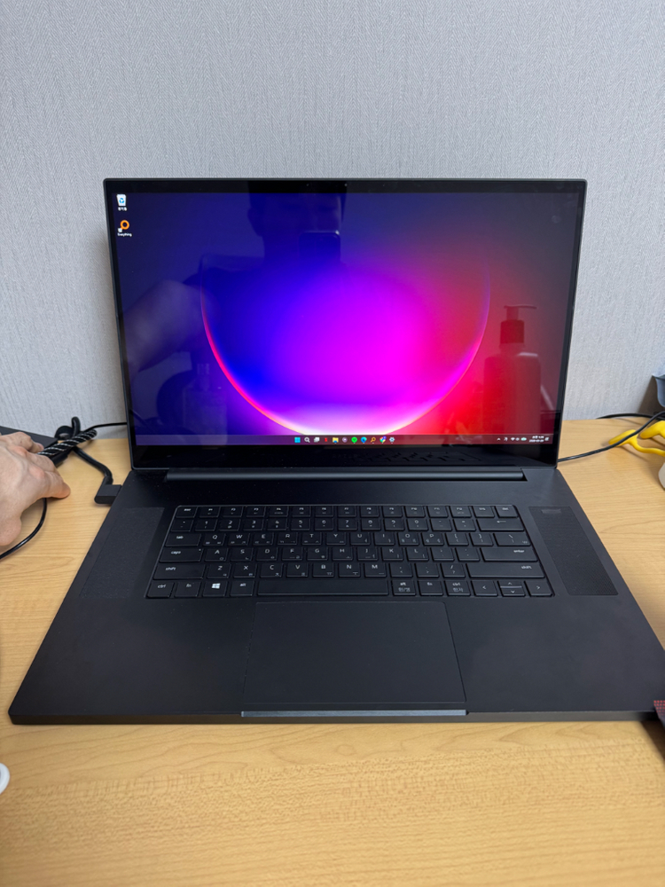 레이저 블레이드 rtx 3080 17인치 노트북 이미지