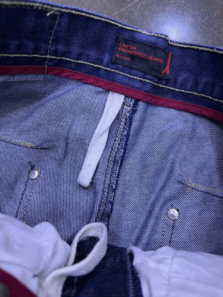 리바이스 엔지니어드진 사이드 절개 라인 딥인디고 30 이미지