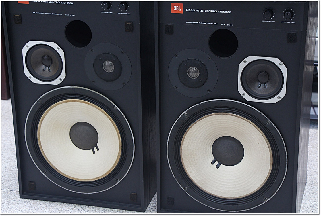 JBL(미국) 빈티지 명기 북쉘프 스피커 모델 4312B 이미지