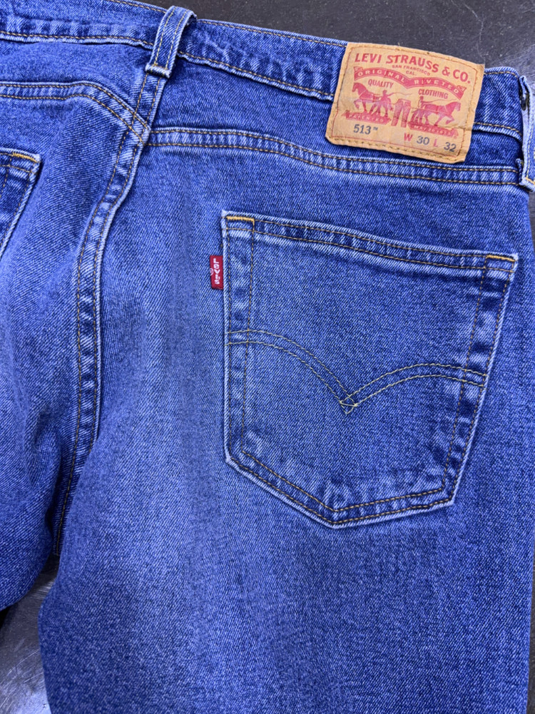 리바이스 513 슬림 스트레이트핏 중청 워싱 데님팬츠 30 이미지
