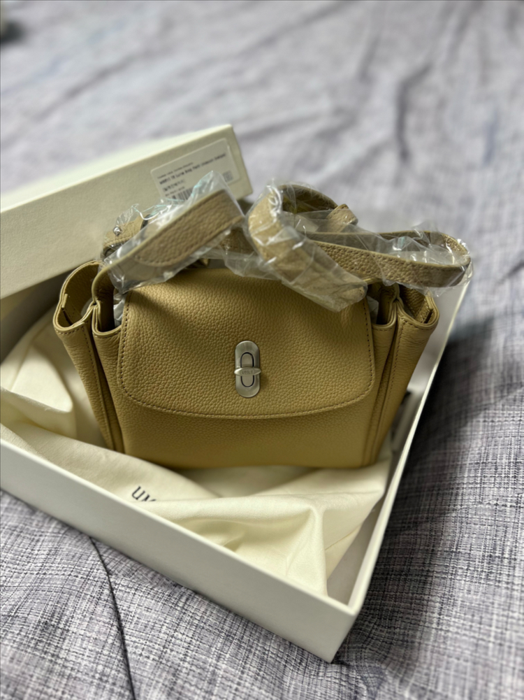 유메르 메르레브 루나백쁘띠 알레잔베이지 새상품 판매해요~ 이미지