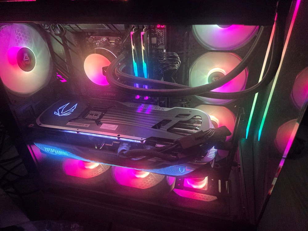 7950X3D 4080super 완본체 이미지