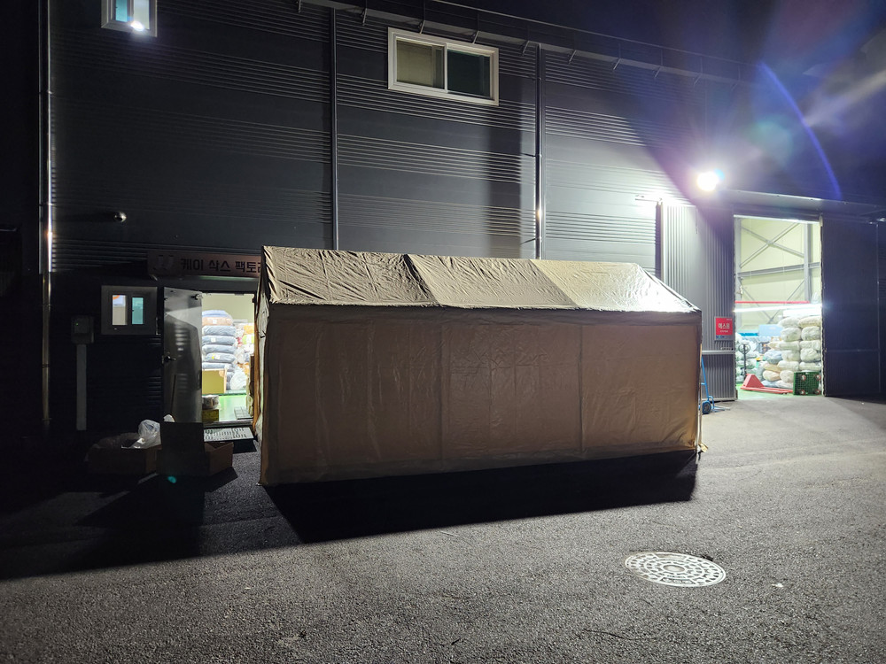 겨울 바람막이 천막 대형 실외 동계 캐노피 방수 간이창고 천막창고 이미지