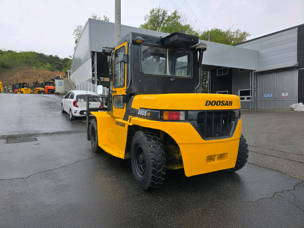 중고지게차 매매 A급 두산 5톤 자동발 캐빈 디젤지게차 1500만원 이미지