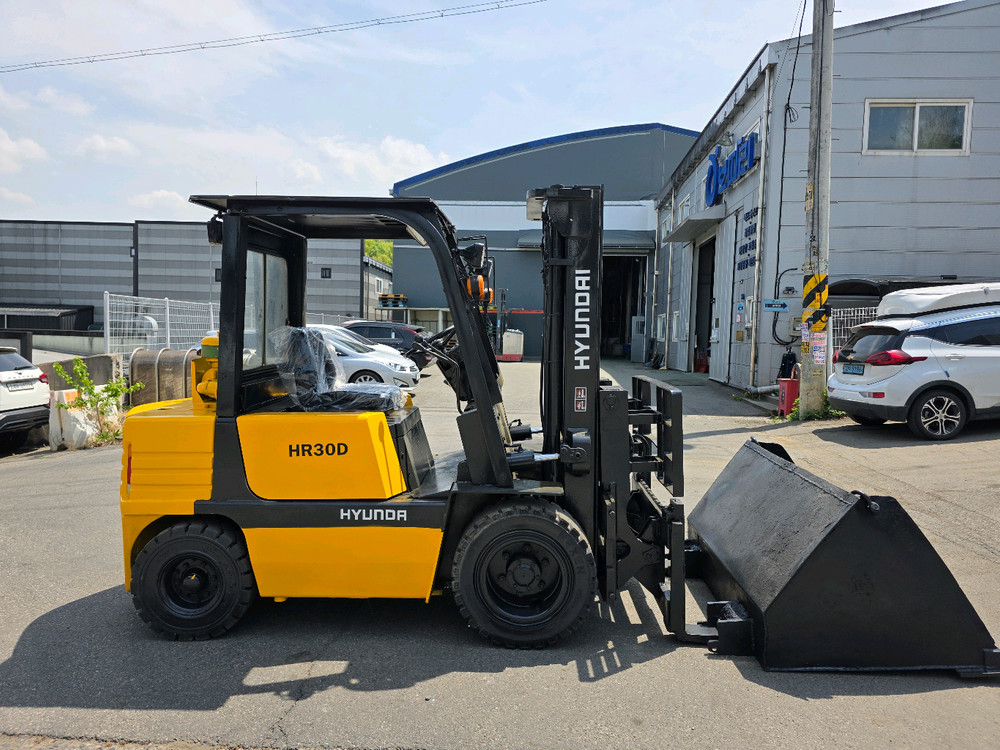 중고지게차 현대 3톤 힌지드 바가지 디젤지게차 1050만원 싸게 팝니다. 이미지