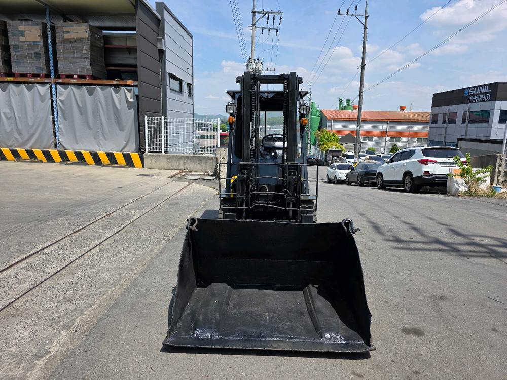 중고지게차 현대 3톤 힌지드 바가지 디젤지게차 1050만원 싸게 팝니다. 이미지