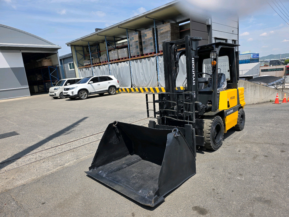 중고지게차 현대 3톤 힌지드 바가지 디젤지게차 1050만원 싸게 팝니다. 이미지