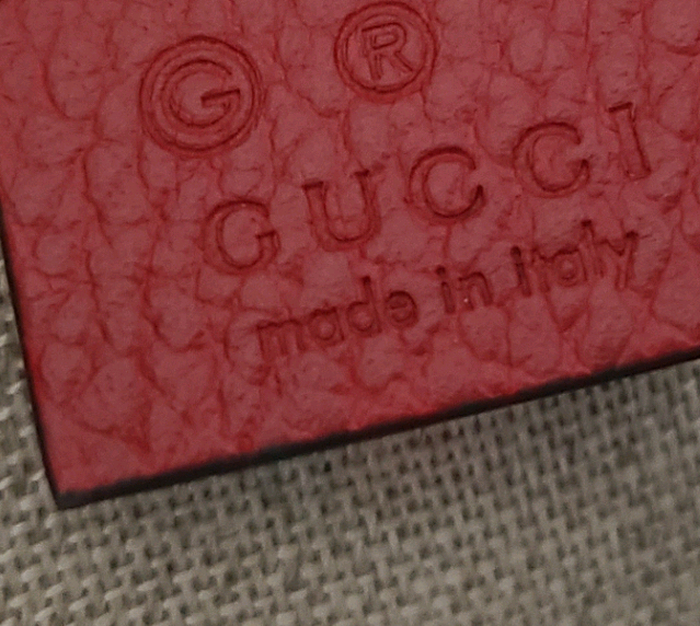 구찌 뱀부 클러치 파우치크로스백프라다루이비통디올셀린느생로랑샤넬버버리에르메스테수토호보백팩명품가방뉴욕패딩 이미지