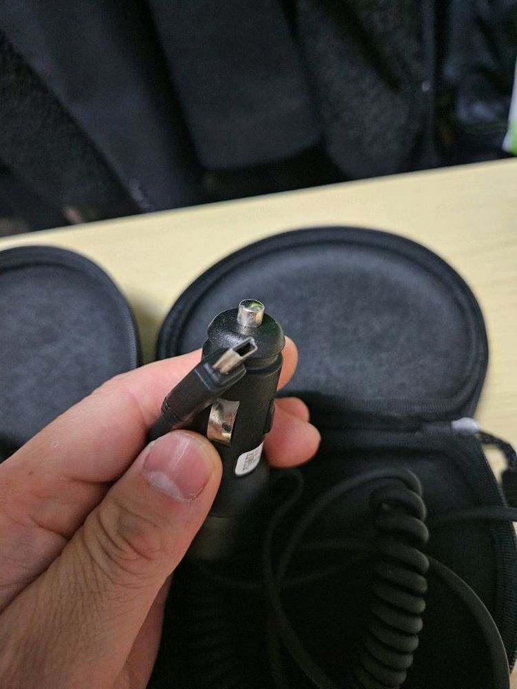 아우디 헤드폰 이미지