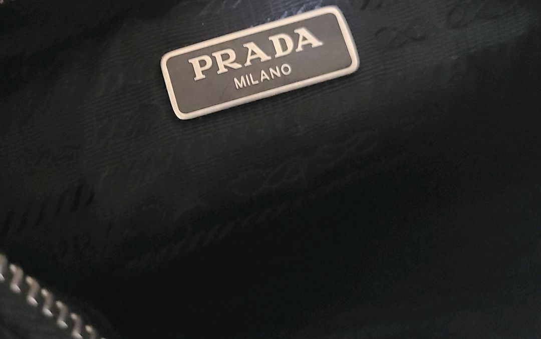 프라다 테수토호보백 리에디션2005크로스백숄더백팩구찌루이비통디올셀린느생로랑샤넬디올에르메스 이미지