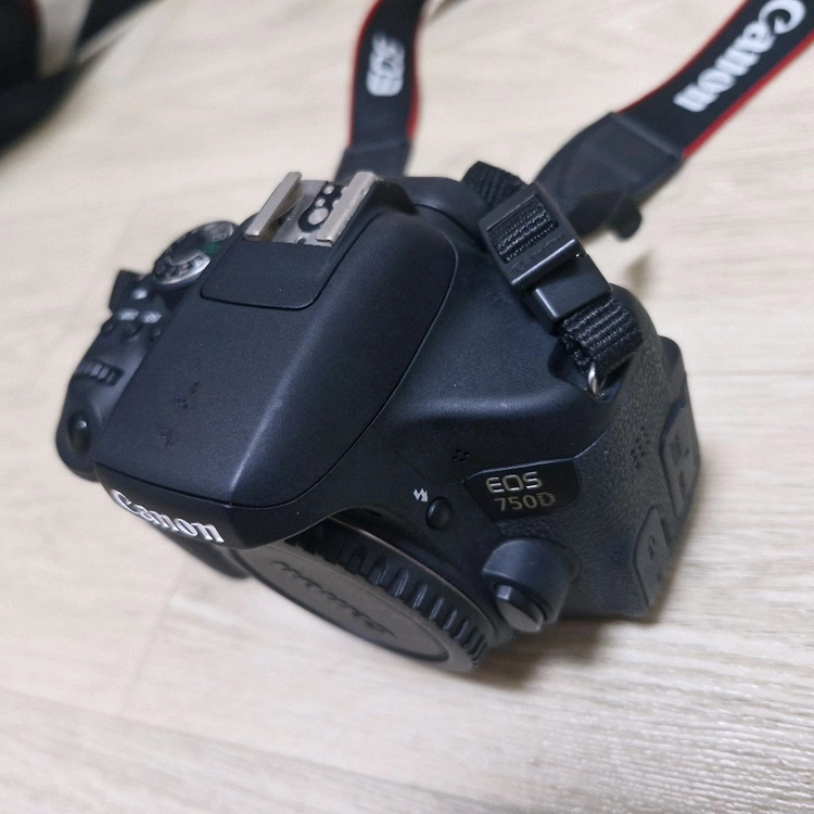 캐논 EOS 750D DSLR 바디 이미지