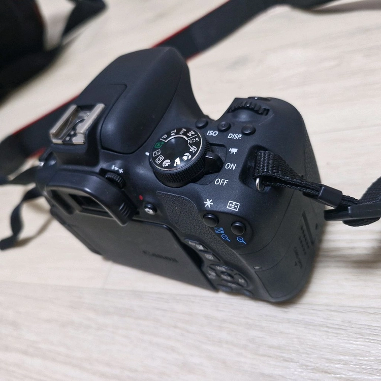 캐논 EOS 750D DSLR 바디 이미지