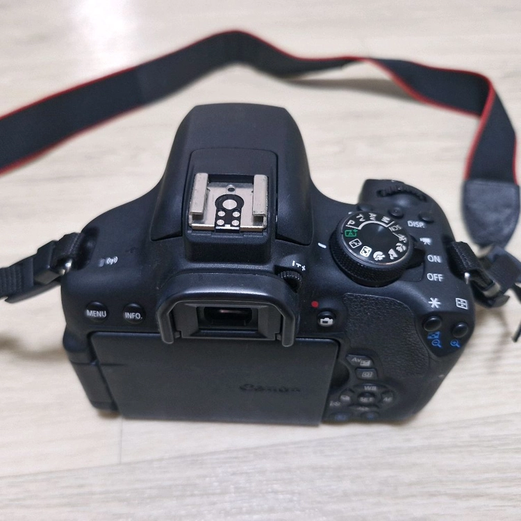캐논 EOS 750D DSLR 바디 이미지