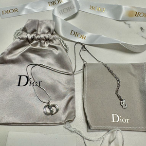 디올 예리 목걸이 결예리 은장 dior cd목걸이 명품 이미지