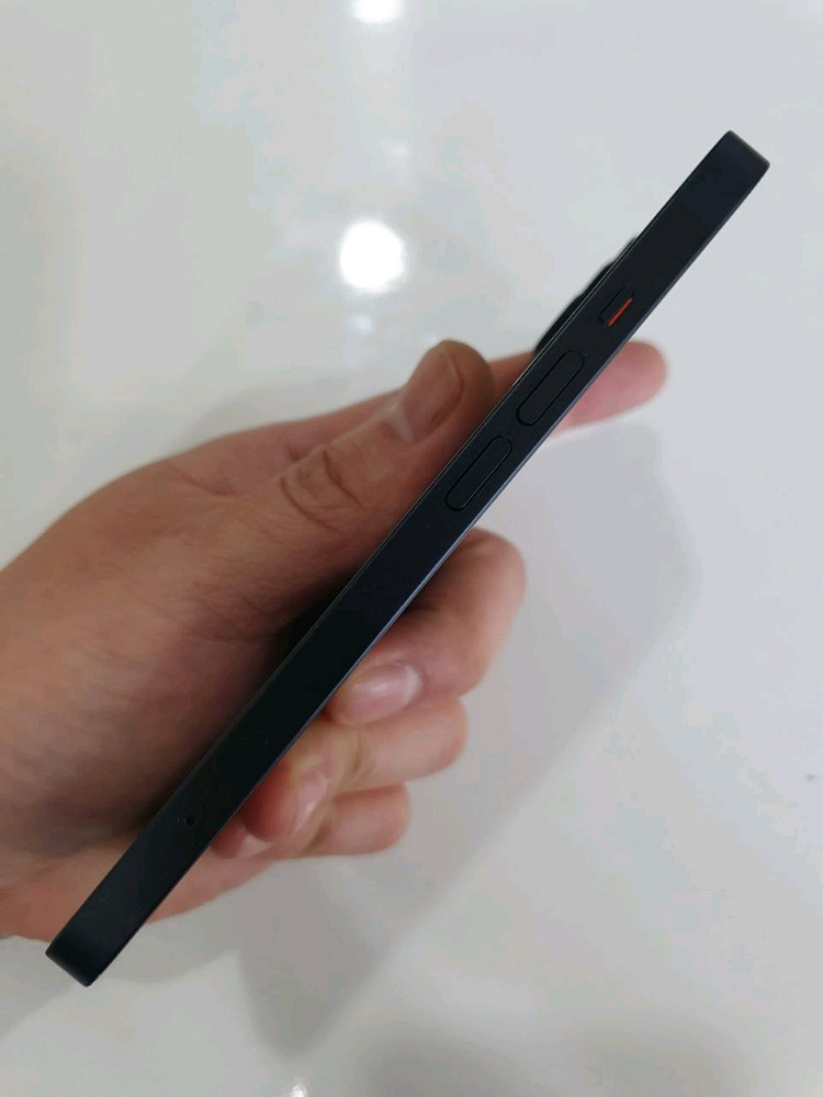 아이폰13 128G 무잔상 액정무기스 상태굿 공기계 이미지