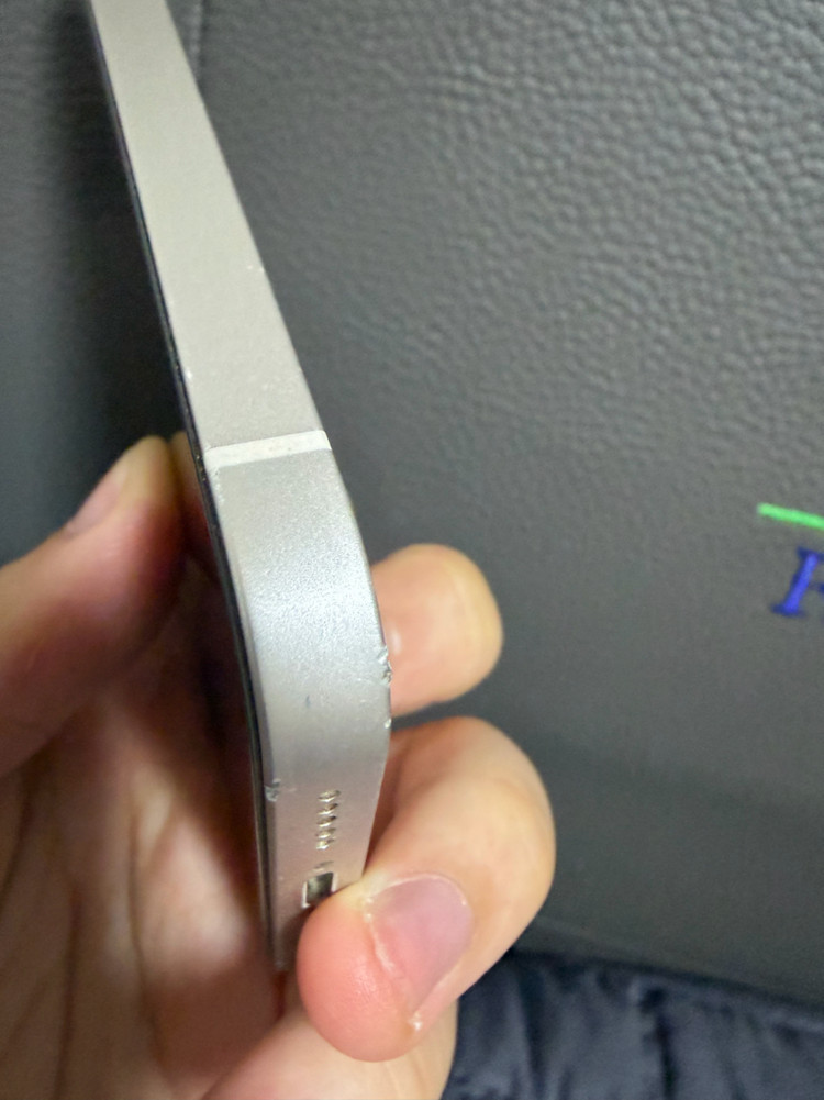 아이폰13 스타라이트 이미지