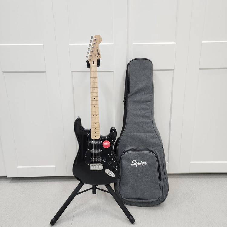 스콰이어 일렉기타 SONIC STRATOCASTER HSS 블랙 - 안심되는 중고거래