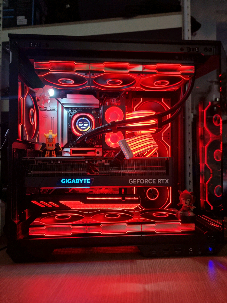 초고사양 게이밍 컴퓨터 라이젠 9800X3D RTX 4080 팝니다. 이미지