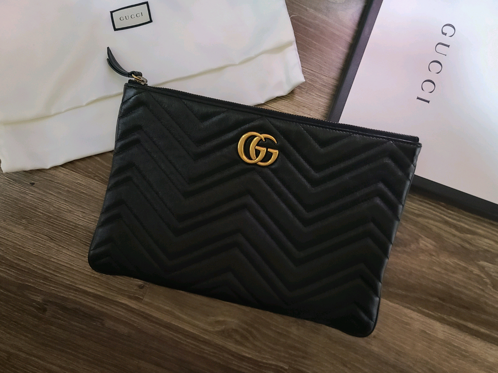 구찌 마몬트 마틀라쎄 클러치크로스백프라다루이비통디올셀린느생로랑샤넬버버리에르메스테수토호보백팩명품가방백팩마틀라세생로랑 이미지