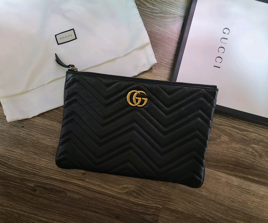 구찌 마몬트 마틀라쎄 클러치크로스백프라다루이비통디올셀린느생로랑샤넬버버리에르메스테수토호보백팩명품가방백팩마틀라세생로랑 이미지