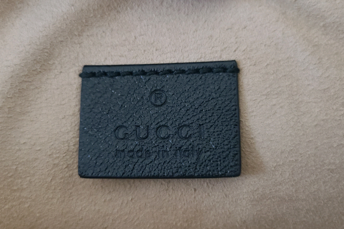 구찌 마몬트 마틀라쎄 클러치크로스백프라다루이비통디올셀린느생로랑샤넬버버리에르메스테수토호보백팩명품가방백팩마틀라세생로랑 이미지