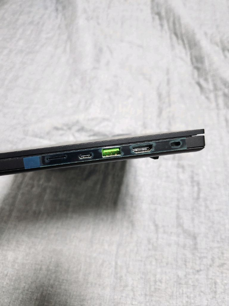 급처 레이저 블레이드 14 RTX 5070 게이밍 노트북 이미지