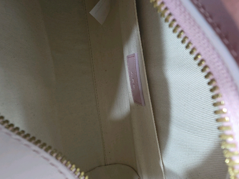 정품 A.P.C. 아페쎄 하프문 크로스백 핑크 이미지