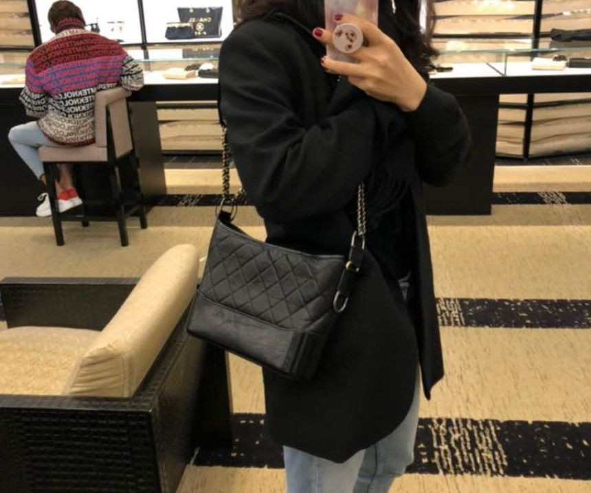 Chanel CHANELS GABRIELLE Hobo Handbag 이미지