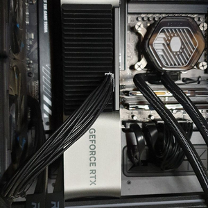 RTX 4090 그래픽카드 이미지