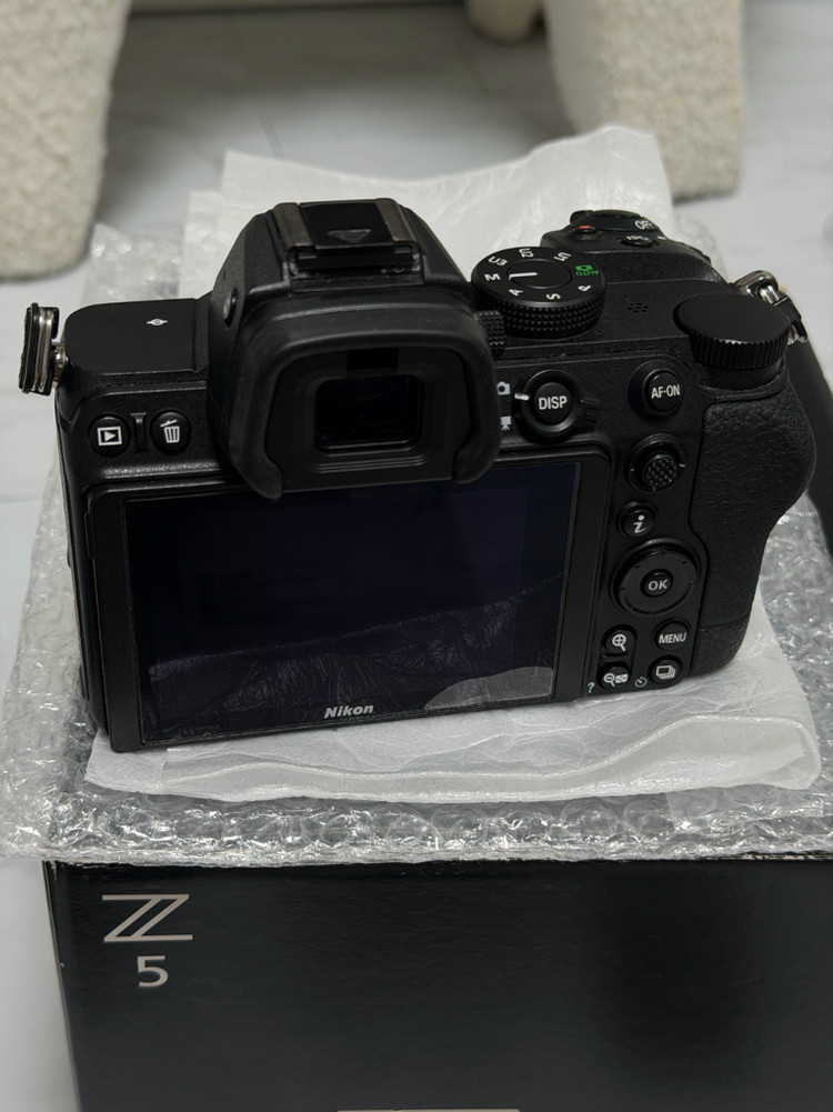 니콘 Z5 카메라+40mm/f2 렌즈 풀세트 이미지