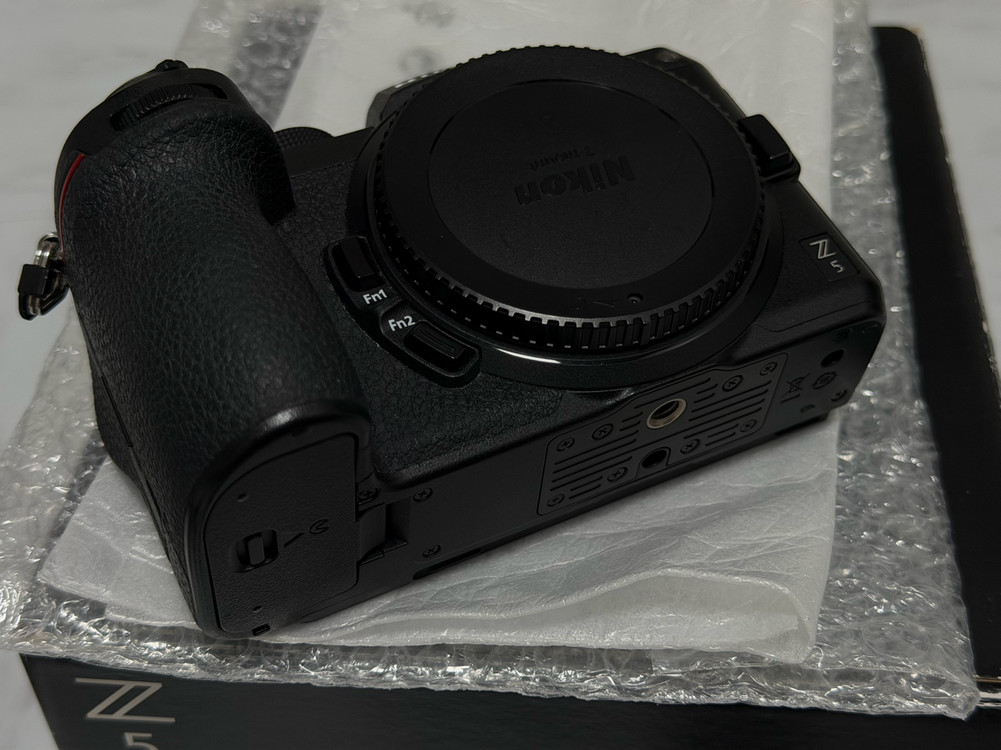 니콘 Z5 카메라+40mm/f2 렌즈 풀세트 이미지