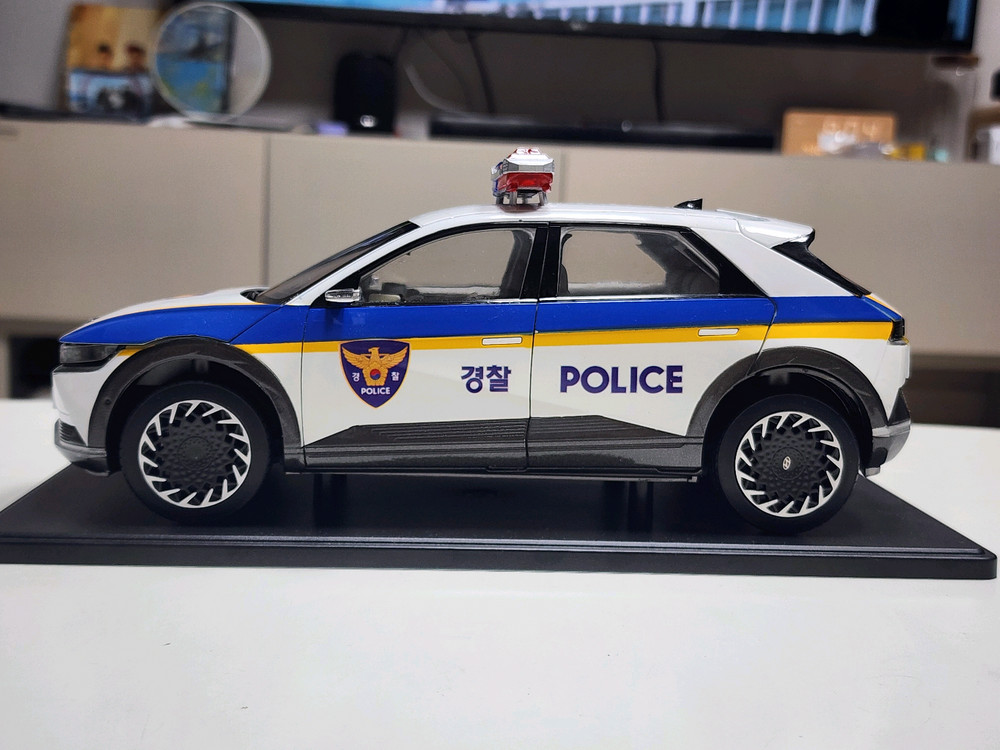 1:18 현대 아이오닉5 경찰차 국산 다이캐스트 이미지