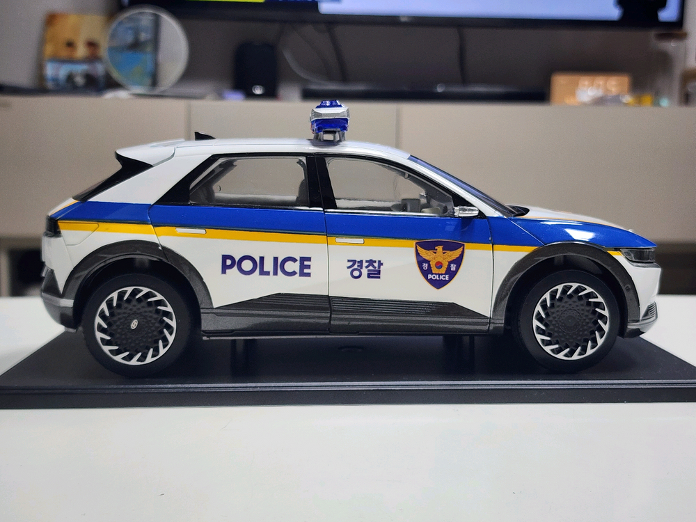 1:18 현대 아이오닉5 경찰차 국산 다이캐스트 이미지