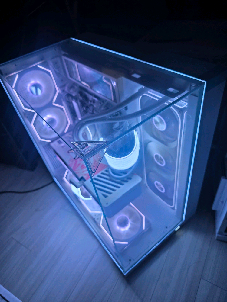 라이젠7 9800X3D RTX5080 새상품 본체 급매 이미지