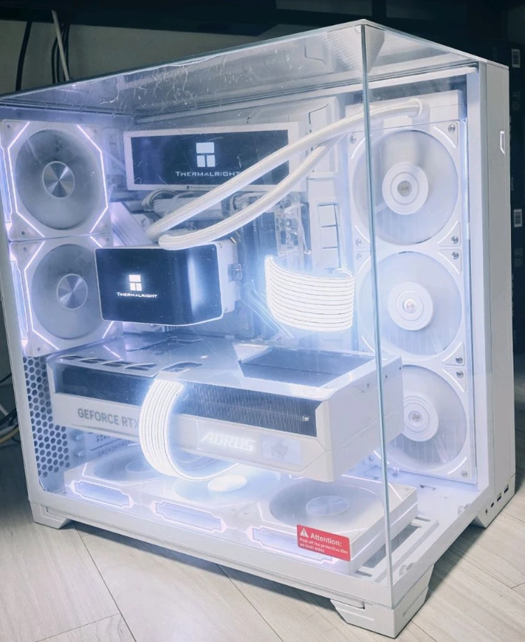 라이젠9 9950x3d RTX5080 어로스마스터 이미지