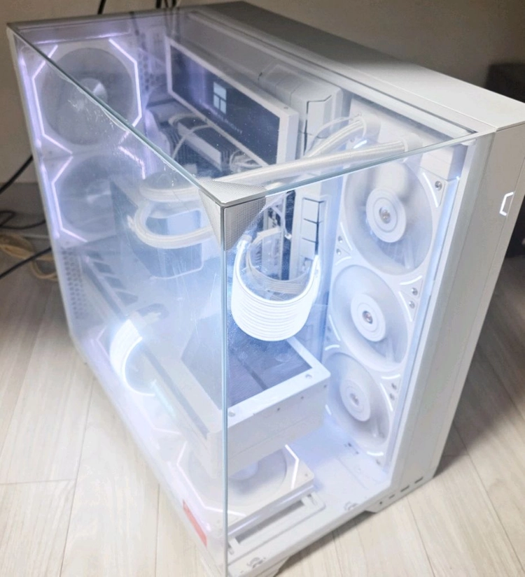 라이젠9 9950x3d RTX5080 어로스마스터 이미지